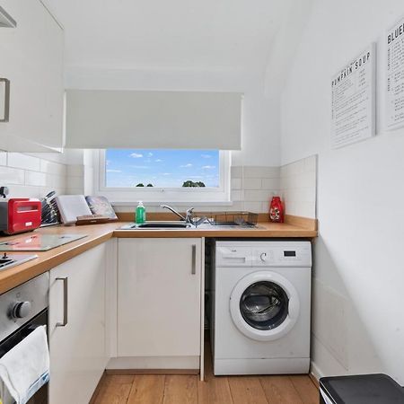 Village Cwtch Whitchurch 2 Bedroom Apartment Cardiff Eksteriør billede
