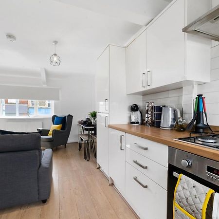 Village Cwtch Whitchurch 2 Bedroom Apartment Cardiff Eksteriør billede