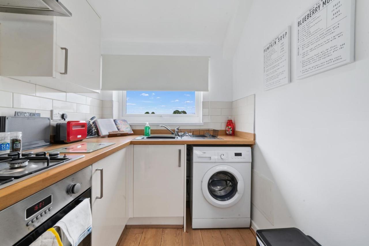 Village Cwtch Whitchurch 2 Bedroom Apartment Cardiff Eksteriør billede